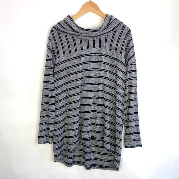 Lou & Grey Tops - Lou & Gray Striped Hi-Low Long Sleeve Top M